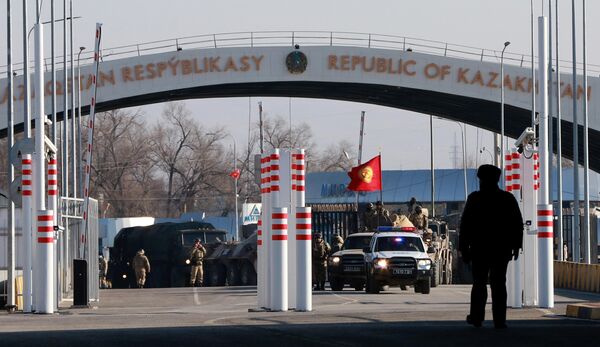 2022-жылдын башында Казакстанда болгон башаламандыкты басуу үчүн Кыргызстандын тынчтык орнотуучу күчтөрү барган - Sputnik Кыргызстан