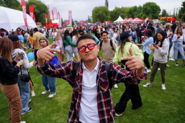 В минувшую субботу, 27 мая, музыкальный фестиваль Freedom Valley стал эпицентром двух важных событий — официального открытия первого китайского автосалона Chery в КР и незабываемого музыкального шоу, объединившего лучшие достижения мира автомобильной и музыкальной индустрии - Sputnik Кыргызстан
