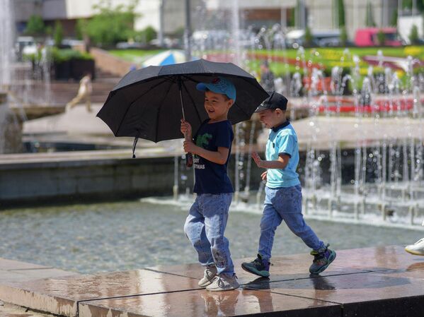 Международный день защиты детей — один из самых старых международных праздников - Sputnik Кыргызстан