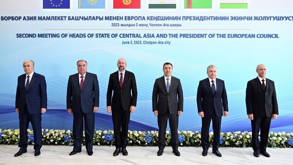 Чолпон-Атага Борбор Азия лидерлери топтолуп саммит башталды - Sputnik Кыргызстан