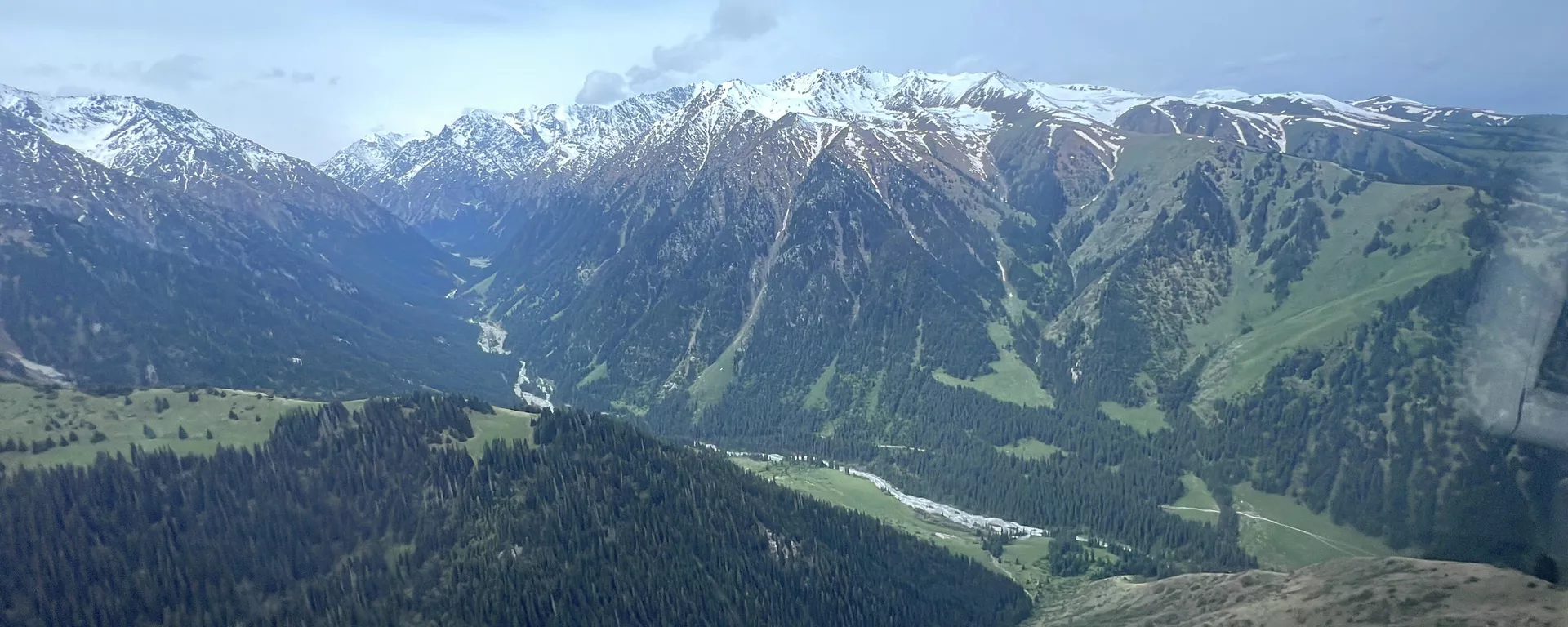 Долина Сары-Джаз в Иссык-Кульской области. Архивное фото  - Sputnik Кыргызстан, 1920, 02.07.2024