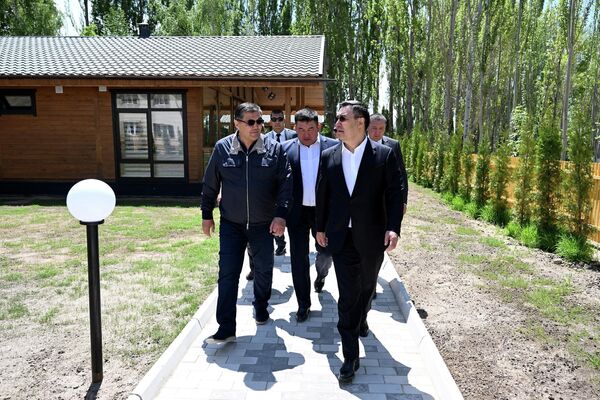 Президент Садыр Жапаров принял участие в открытии ведомственного пансионата Пограничной службы ГКНБ - Sputnik Кыргызстан