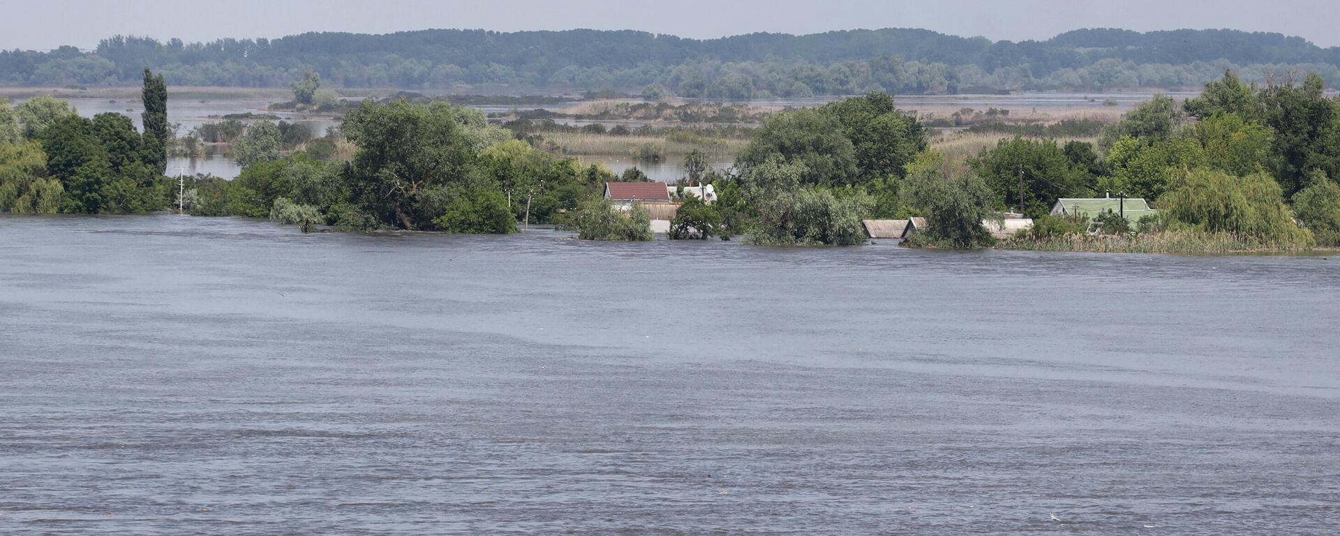 Затопленный район Херсона в результате подрыва плотины Каховской ГЭС - Sputnik Кыргызстан, 1920, 06.06.2023
