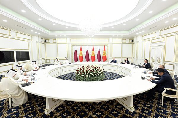 Церемония официальной встречи Президента Садыра Жапарова и Эмира Катара Шейх Тамим бин Хамад Аль Тани в Бишкеке - Sputnik Кыргызстан