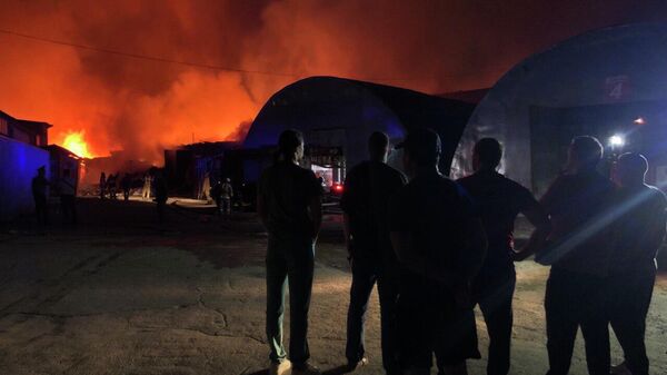 Пожар на крыше склада в Бишкеке - Sputnik Кыргызстан