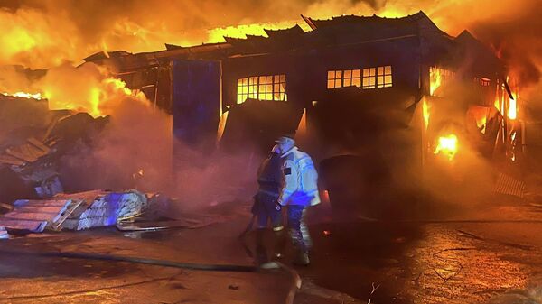 Крупный пожар на складах в Бишкеке - Sputnik Кыргызстан