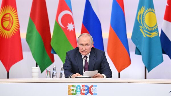 Президент России Владимир Путин провел встречу с главами правительств стран СНГ и ЕАЭС - Sputnik Кыргызстан