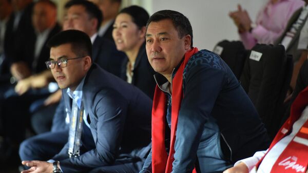 Президент Кыргызской Республики Садыр Жапаров на стадионе во время просмотра матча - Sputnik Кыргызстан