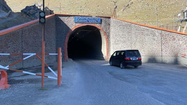 Тоннель имени Кольбаева на перевале Тоо-Ашуу. Архивное фото - Sputnik Кыргызстан