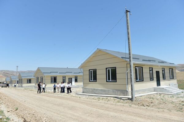 В кабмине напомнили, что на строительство домов из республиканского бюджета было выделено более 1,3 миллиарда сомов - Sputnik Кыргызстан