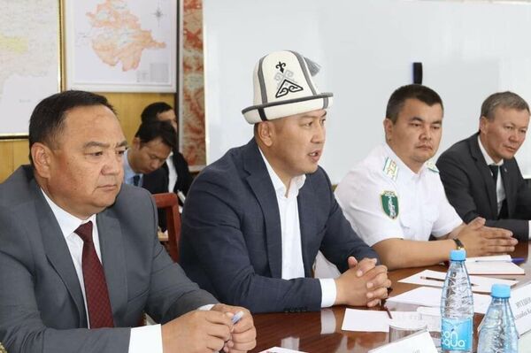 Эргешов отметил, что договоренности глав Кыргызстана и Китая выводят на новый уровень торгово-экономическое сотрудничество и дают большие возможности для сотрудничества - Sputnik Кыргызстан