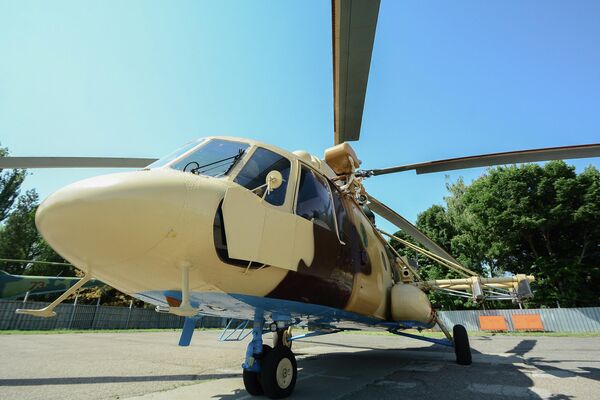 Силам воздушной обороны Вооруженных сил КР передали вертолет Ми-17 - Sputnik Кыргызстан