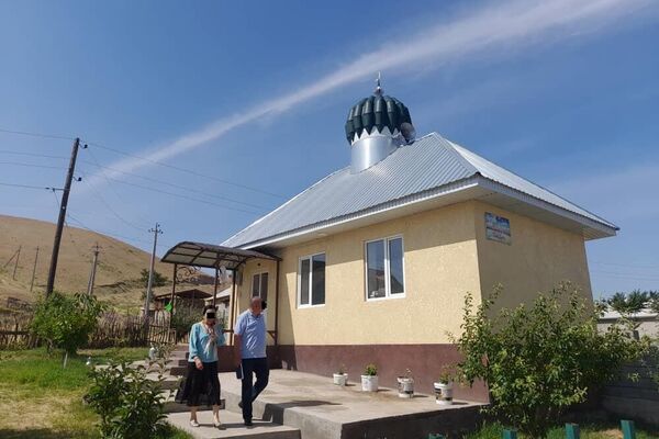 УКМК Жалал-Абад облусунун аймагында мыйзамсыз иштеп жаткан мечиттердин ишмердүүлүгүн текшерүү үчүн атайын комиссия түзүлгөнүн кабарлады - Sputnik Кыргызстан