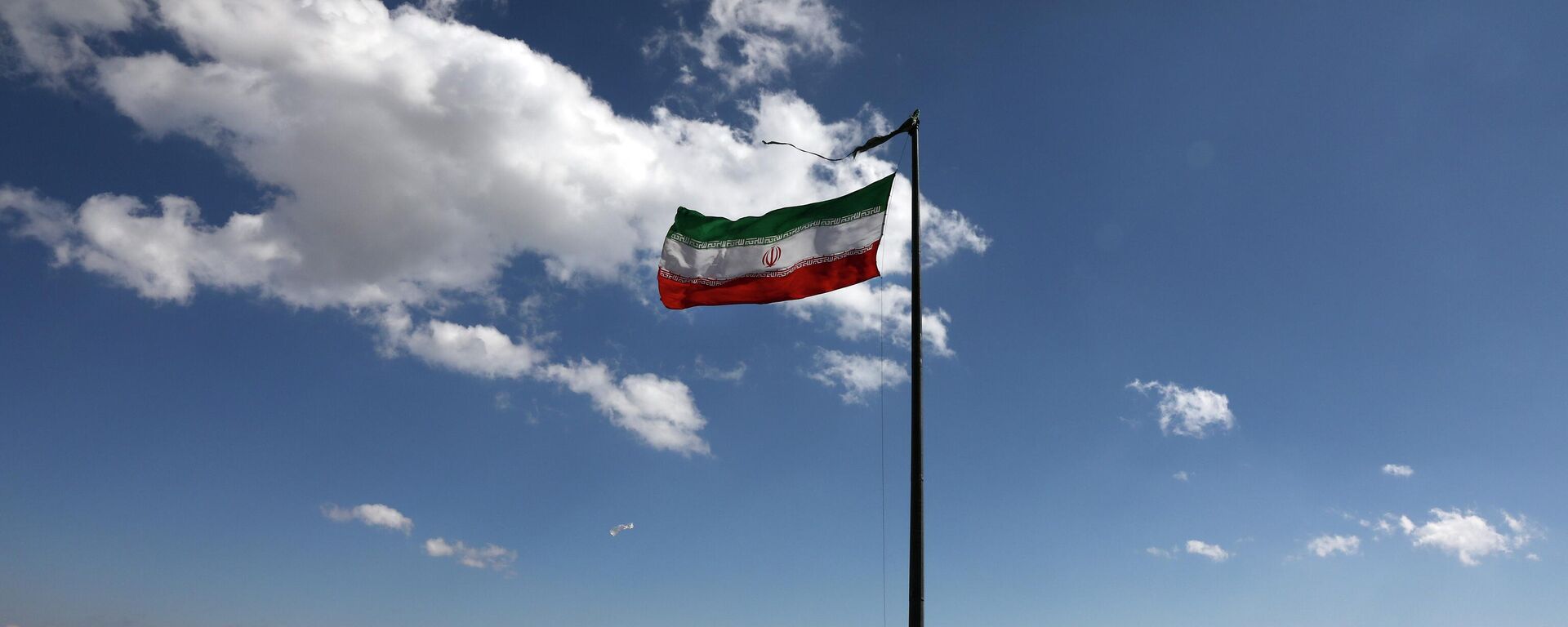Национальный флаг Ирана. Архивное фото  - Sputnik Кыргызстан, 1920, 02.10.2023