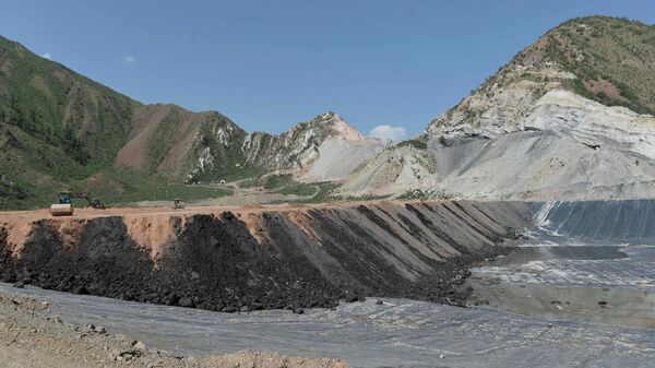Миң-Куш айылындагы уран калдыктары көмүлгөн жай - Sputnik Кыргызстан