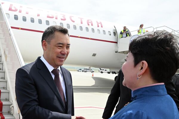 Жапаровду Монголиянын тышкы иштер министри Батцэцэг Батмунхийн тосуп алган - Sputnik Кыргызстан