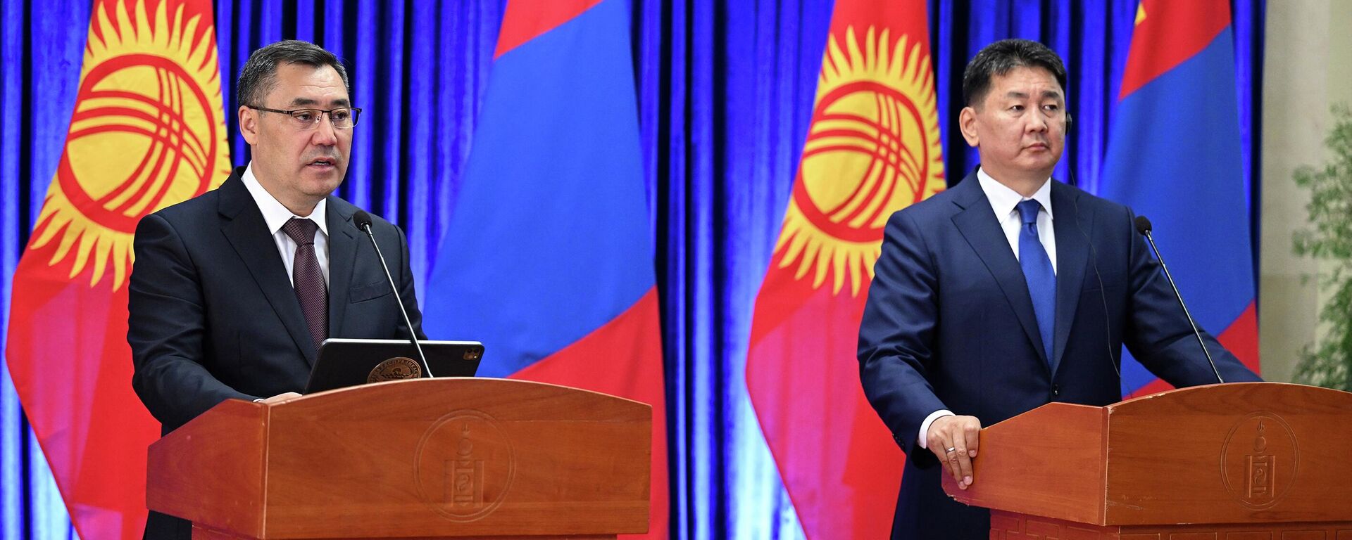 Президент Садыр Жапаров жана  Монголиянын президенти Ухнаагийн Хурэлсух - Sputnik Кыргызстан, 1920, 10.07.2023