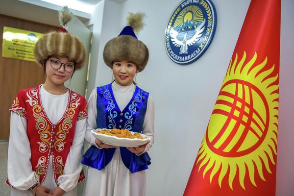 Открытие дипломатического представительства прошло в рамках государственного визита президента Садыра Жапарова в Монголию 9-11 июля - Sputnik Кыргызстан