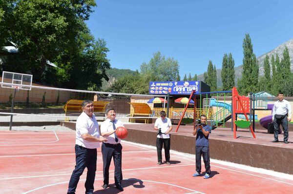 Открытие оздоровительного комплекса и детского центра отдыха Ак илбирс в Базар-Коргонском районе при ГКНБ - Sputnik Кыргызстан