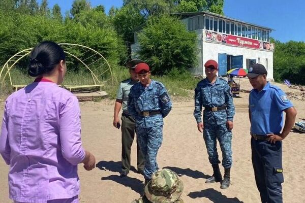 Обучение прошло на базе ОВД Иссык-Кульского района и с выездом в курортно-оздоровительные учреждения - Sputnik Кыргызстан