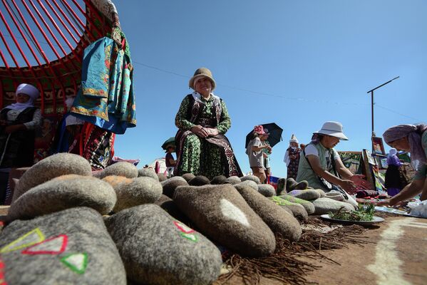 Ремесленники во время фестиваля - Sputnik Кыргызстан