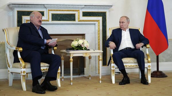 Россия менен Беларусь лидерлери Владимир Путин жана Александр Лукашенко  - Sputnik Кыргызстан
