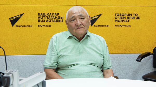 Ведущий специалист Департамента рыбного хозяйства Минсельхоза КР Комунар Курманалиев - Sputnik Кыргызстан