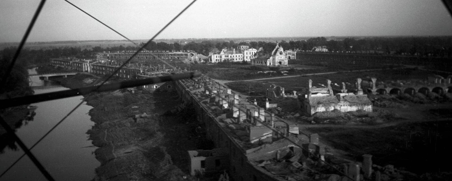 Брестте тогуз миң жоокер ач-ток калып салгылашкан - Sputnik Кыргызстан, 1920, 28.07.2023