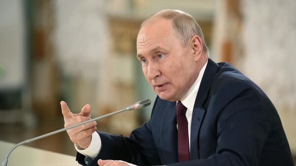 Президент РФ В. Путин ответил на вопросы журналистов - Sputnik Кыргызстан