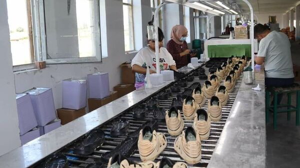 Открытие предприятия по производству обуви Жибек Жолу в Кочкорском районе - Sputnik Кыргызстан