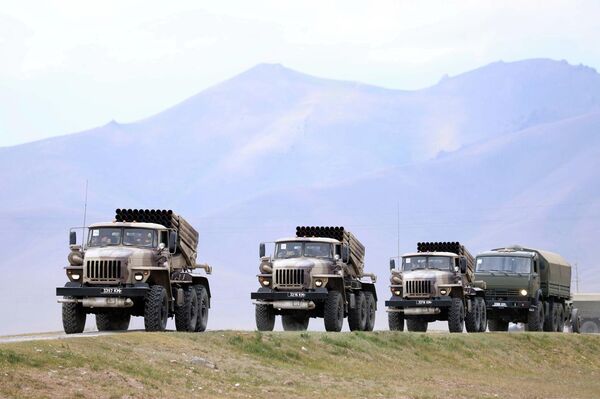 31 июля в Ошской и Баткенской областях начались полевые сборы артиллерийских подразделений Юго-Западного оперативного командования - Sputnik Кыргызстан