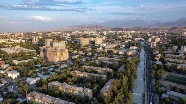 Вид на канал Ала-Арча и прибрежные дома в Бишкеке - Sputnik Кыргызстан