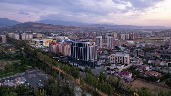 Вид на проспект Айтматова в Ленинском районе Бишкека. Архивное фото - Sputnik Кыргызстан