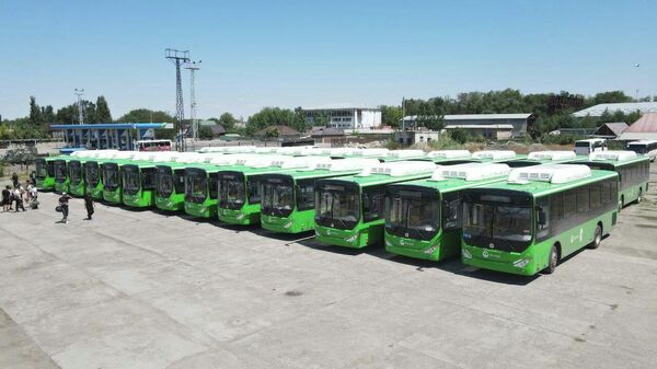 Прибытие 25 новых автобусов китайского производства в Бишкек - Sputnik Кыргызстан