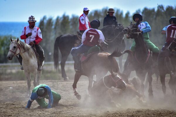Кок-бору — кыргызская национальная конная игра - Sputnik Кыргызстан