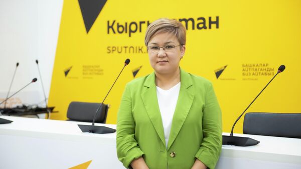 Социалдык фонддун пенсиялык жана тарифтик саясат башкармалыгынын башчысы Жылдыз Кулжанова - Sputnik Кыргызстан