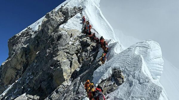 Кыргызстанда Альпинизм жөнүндө мыйзам долбоору сунушталды. Архивдик сүрөт - Sputnik Кыргызстан