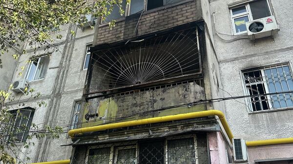 Пожар в многоквартирном доме на юге Бишкека  - Sputnik Кыргызстан