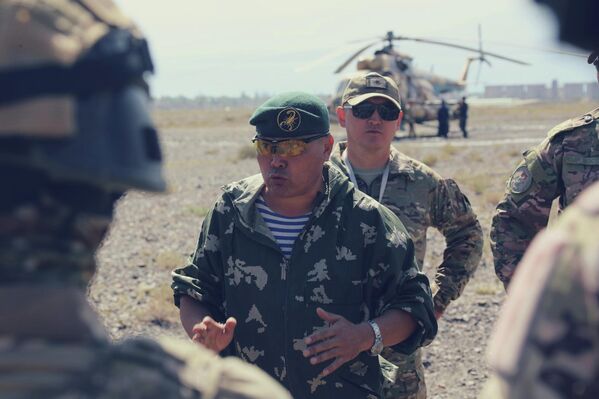 Военнослужащие отрабатывают единый механизм реагирования на случай возникновения террористической опасности - Sputnik Кыргызстан