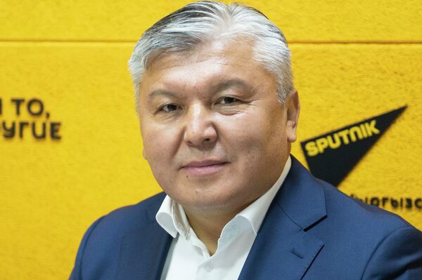 Министр по энергетике и инфраструктуре Арзыбек Кожошев - Sputnik Кыргызстан