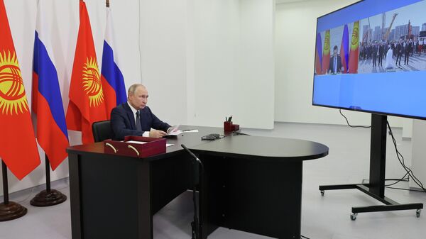 Президент РФ В. Путин дал старт строительству школ в Кыргызстане с обучением на русском языке - Sputnik Кыргызстан