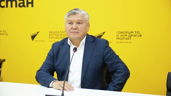 ЕЭКтин энергетика жана инфраструктура министри Арзыбек Кожошев - Sputnik Кыргызстан