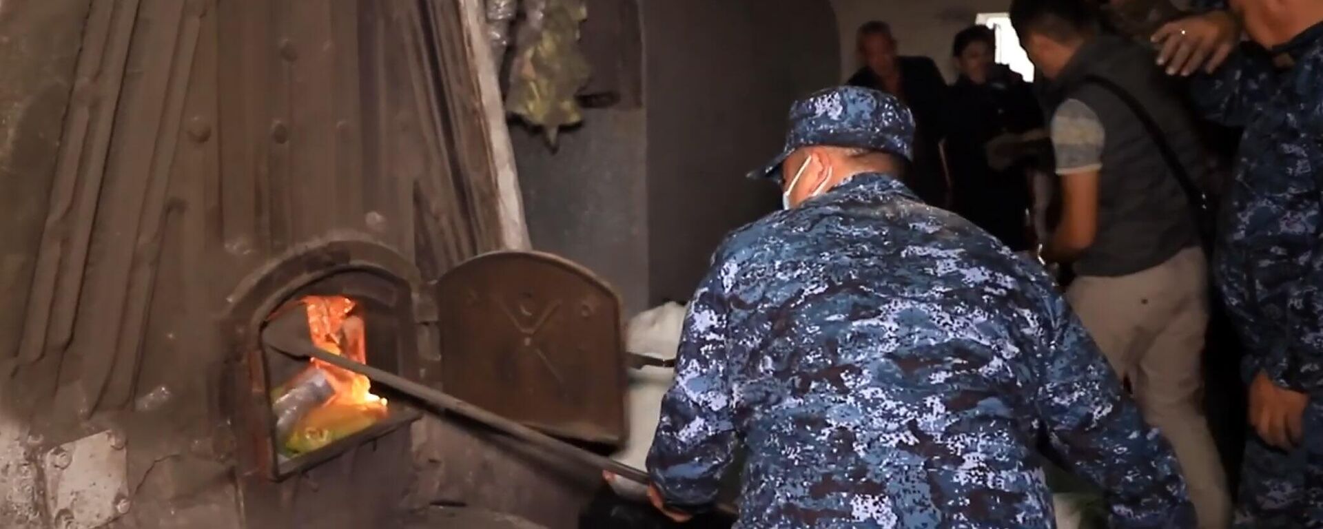В Бишкеке сожгли больше 450 килограммов наркотиков – видео МВД - Sputnik Кыргызстан, 1920, 08.09.2023