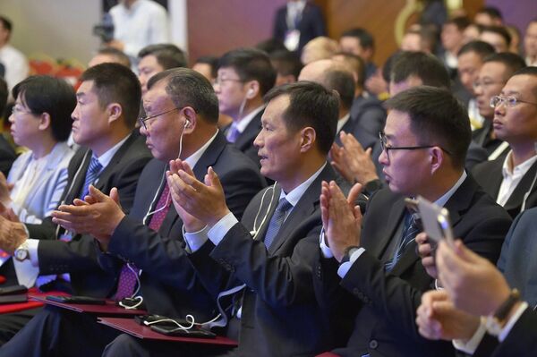 Анын алкагында Кыргызстан менен Кытайдын корпоративдик кызматташуусу боюнча конференция өттү - Sputnik Кыргызстан