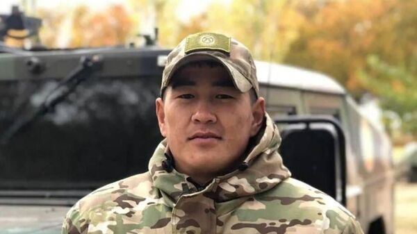 Старший лейтенант Апсамат Жекшенбеков  погибший в ходе пограничного конфликта в Баткенской области - Sputnik Кыргызстан