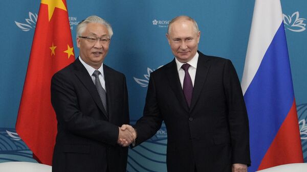 Президент РФ В. Путин принял участие в VIII Восточном экономическом форуме - Sputnik Кыргызстан