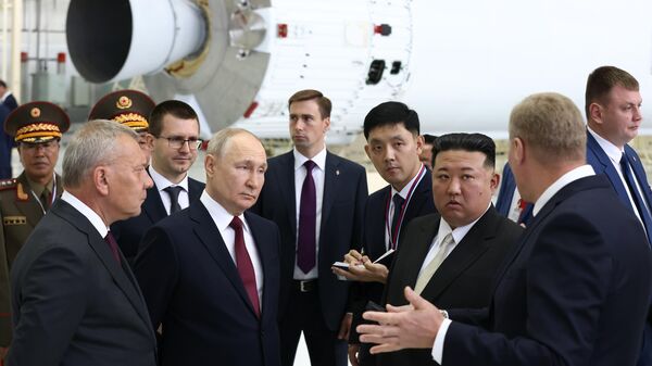 Түндүк Кореянын лидери Ким Чен Ын РФ лидери Владимир Путин менен болгон жолугушууда  - Sputnik Кыргызстан