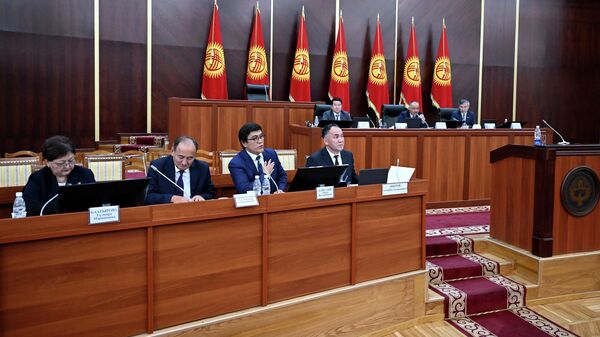 Дача согласия на назначение на должности трех министров на заседании Жогорку Кенеша - Sputnik Кыргызстан