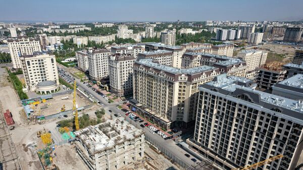 Строительство многоэтажных домов в Бишкеке. Архивное фото - Sputnik Кыргызстан