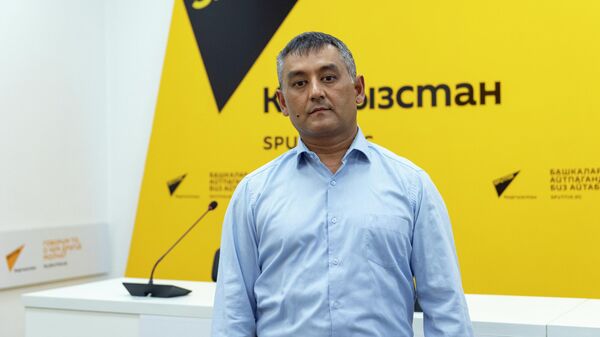 Эксперт по вопросам транспортной политики юрист Рустам Ташиев - Sputnik Кыргызстан